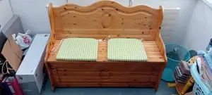 Schöne Holzbank mit Stauraum  Bild 3