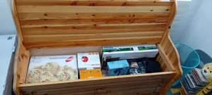 Schöne Holzbank mit Stauraum  Bild 2
