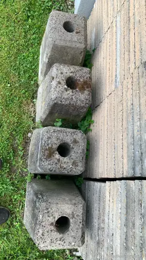 Betonsockel   Fundamentstein   Betonfuß Bild 2