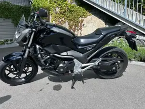 Honda NC 700S Naked Bike Bild 2