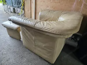 Sofasessel mit Hocker