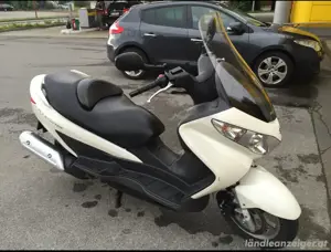 Suzuki Burgman 125ccm Bild 2