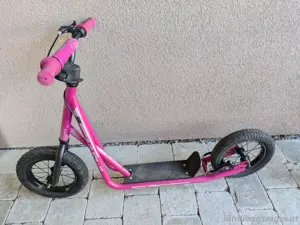 Kinder Trittroller