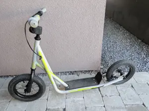 Kinder Trittroller Bild 3