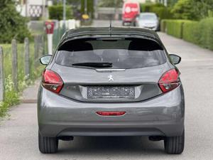 Peugeot 208 Bild 15