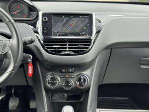 Peugeot 208 Bild 6