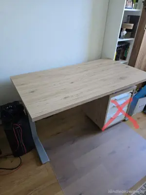 Schreibtisch