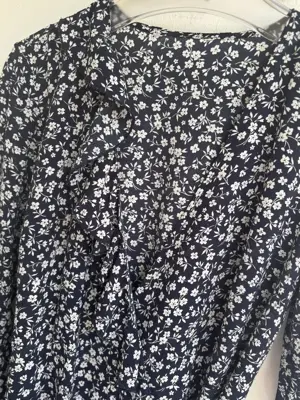   Blau weißes langarm Wickelkleid   Bild 2