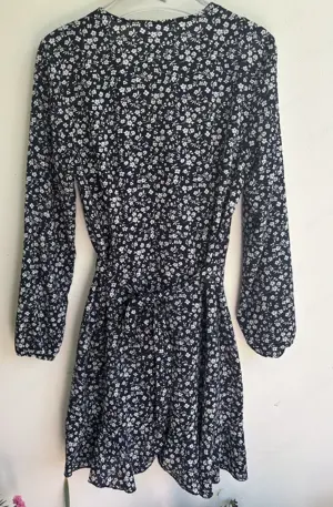   Blau weißes langarm Wickelkleid   Bild 3