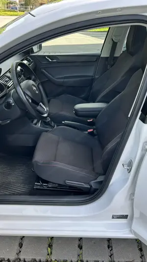Skoda Rapid Spaceback  1,2 TSI Elegance Green tec (77 KW   105 PS, 6 Gang, Benzin, 8-fach bereift) Bild 2