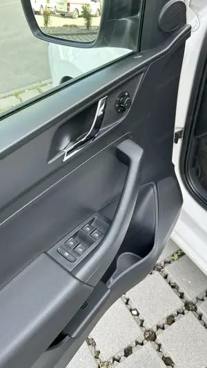 Skoda Rapid Spaceback  1,2 TSI Elegance Green tec (77 KW   105 PS, 6 Gang, Benzin, 8-fach bereift) Bild 3