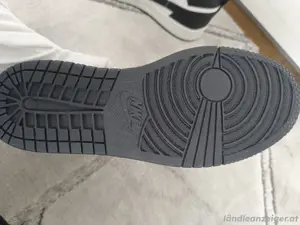 Air Jordan 1 Mid  Panda  (Black White)  Bild 3