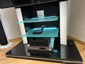 TV Ständer mit Beleuchtung Bild 3