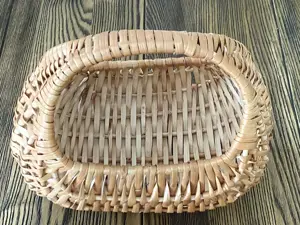 geflochtenes Körbchen   Korbware