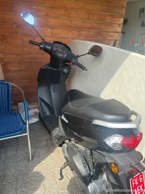 Moped Roller Peugeot Bild 5