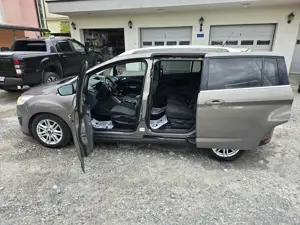 Ford grand c-max titanium Bild 6