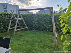 alte Holzschaukel für Feuerholz oder Basteln zu verschenken