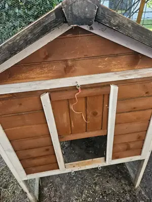 Hühnerstall frisch gewaschen:)