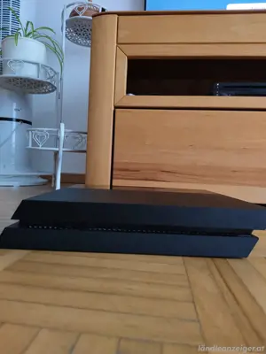 playstation 4 mit 2 spielen Bild 4