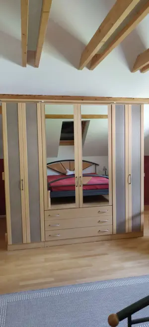 Bett und Kasten Bild 2