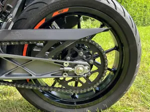 KTM 390 Duke Naked Bike (weiss) Bild 6