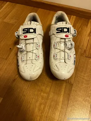 Pedale mit Schuhe  Bild 4