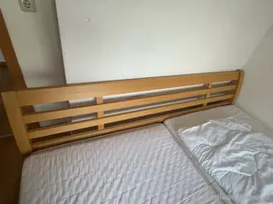 Bett aus Echtholz Bild 3