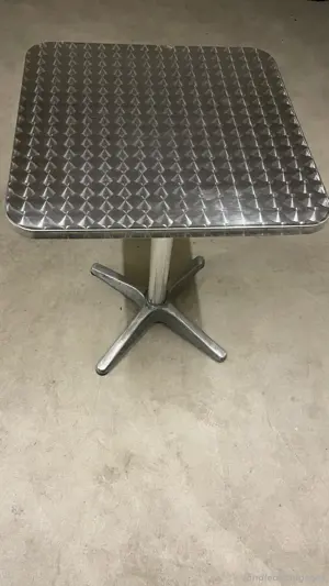 Alu Tisch 