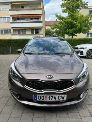 KIA Ceed Station Wagon Kombi - 65.000km - Bj 2014 Bild 5