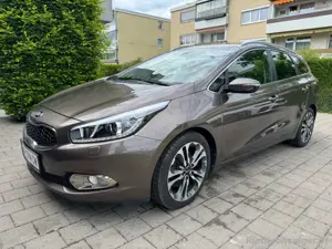 KIA Ceed Station Wagon Kombi - 65.000km - Bj 2014 Bild 3