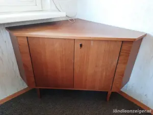 zu verschenken: Eck Schrank