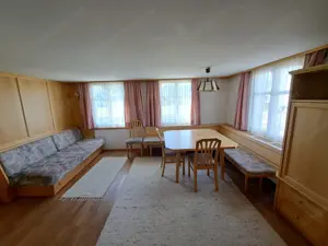 Wohnzimmer zu verkaufen 