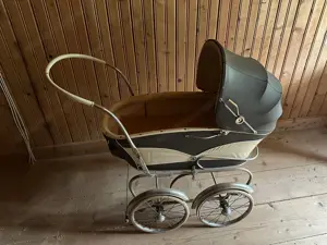 alter Kinderwagen Bild 5
