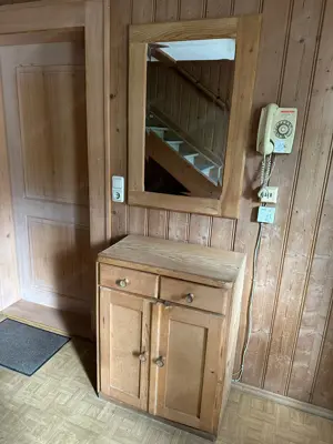 altes Holzkästchen und Spiegel Bild 2