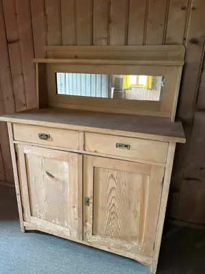 alte Kommode mit Spiegel Bild 2