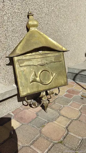 Briefkasten, Lampe, Hausnummer Unterlagsschild