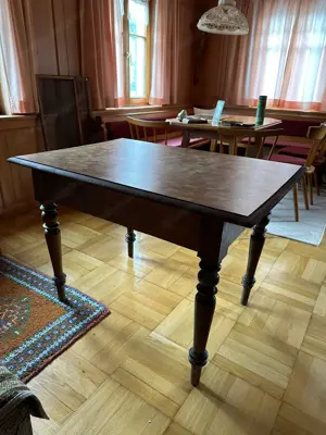 alter Tisch