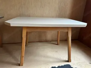 alter Tisch