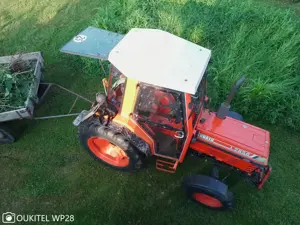 Allrad Traktor 25 km h mit Kabine Bild 2