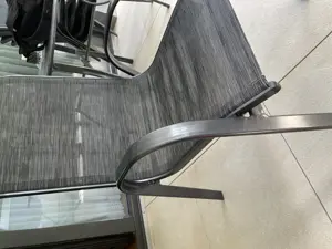 Tisch mit 5 Stühlen.   Bild 2