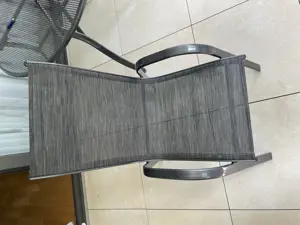Tisch mit 5 Stühlen.   Bild 3