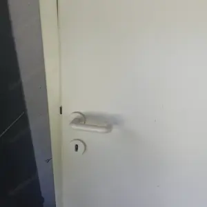 Tür 2 Jahre alt gratis  Bild 2