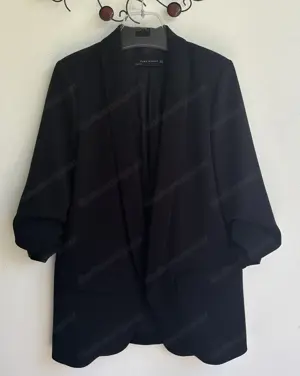 Schwarzer Blazer von Zara Women