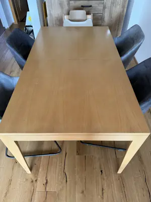 Ausziehbarer Holztisch (160-240 cm x 90 cm) + 6 passende Stühle Bild 2