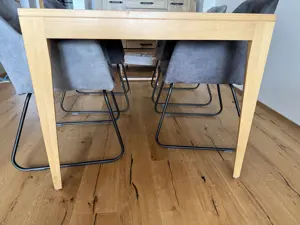 Ausziehbarer Holztisch (160-240 cm x 90 cm) + 6 passende Stühle Bild 3