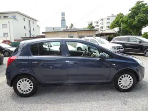 AUTOMATiK  Wenig Kilometer Opel Corsa 1,2 !! 4 ZYLiNDER !! Bild 4
