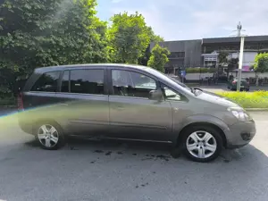 Opel Zafira Automatik 7 Sitzer Bild 8