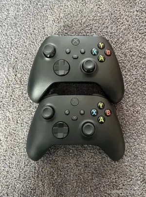 Xbox serie x spielkonsole + 2 controller  Bild 2