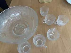 Glasschale für Bowle mit 6 Gläsern. Neu