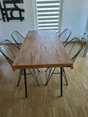Esstisch mit 4 Stühlen 
